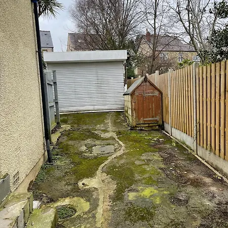 Charming 4-bed House In Holiday home *